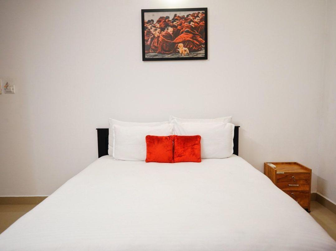 Fortis Rooms Kochi Buitenkant foto
